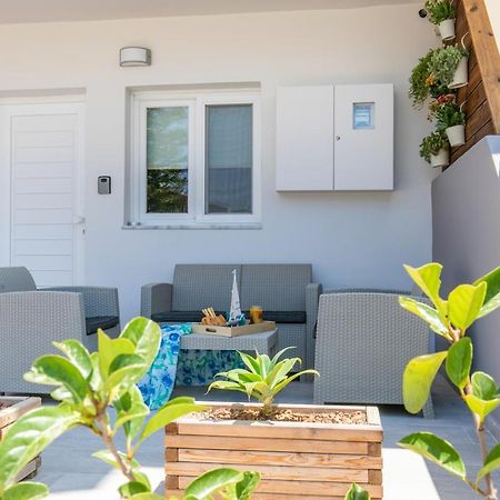 Akalli Luxury Studios Ixia  Exterior photo